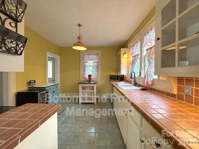 613 S York Street, Gastonia, NC 28052