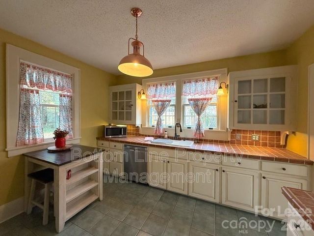 613 S York Street, Gastonia, NC 28052
