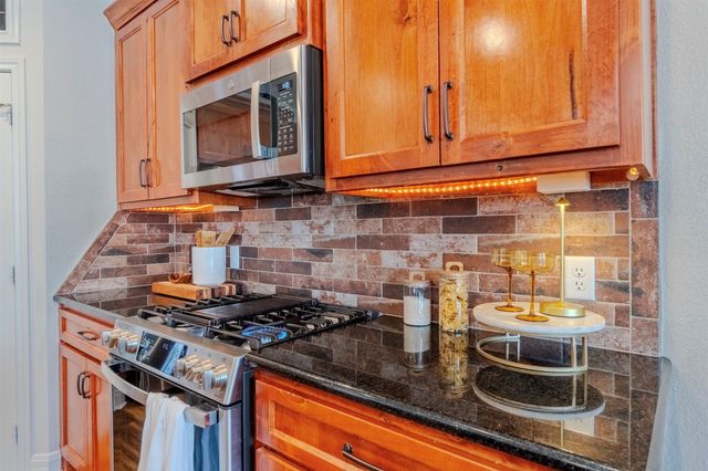 355 Cavitt Court, Robinson, TX 76706