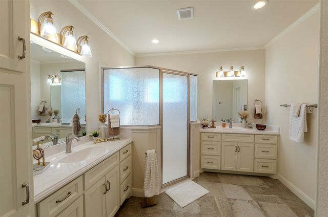 355 Cavitt Court, Robinson, TX 76706