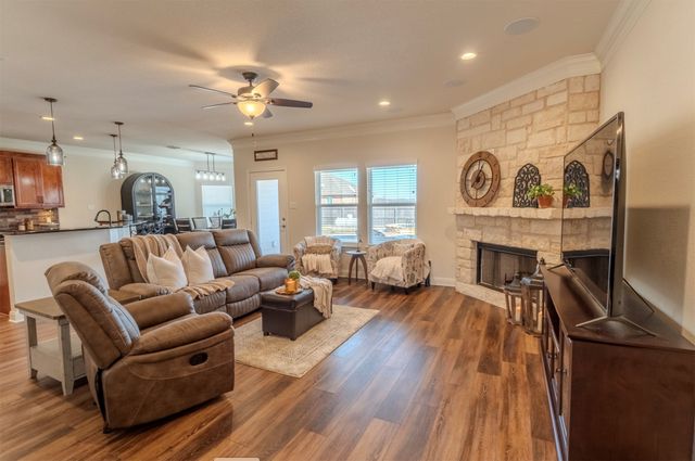 355 Cavitt Court, Robinson, TX 76706