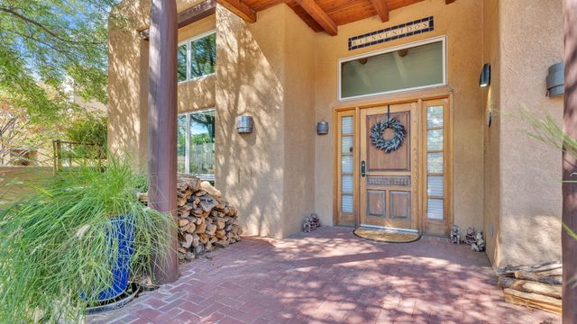 1901 Via Del Sol NE, Albuquerque, NM 87110
