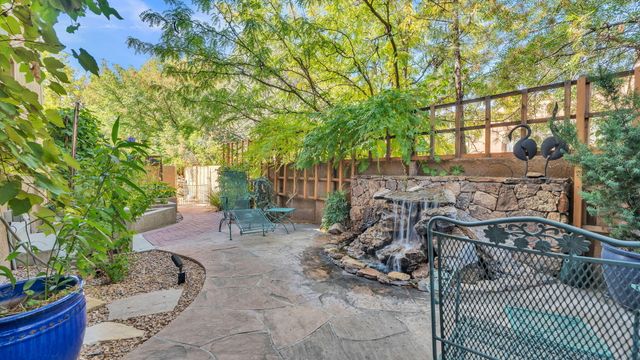 1901 Via Del Sol NE, Albuquerque, NM 87110