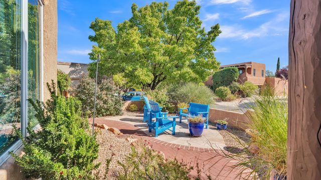 1901 Via Del Sol NE, Albuquerque, NM 87110