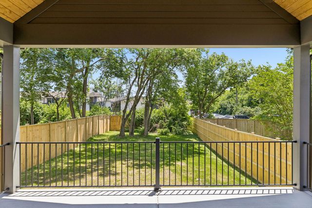 832B Neartop Dr, Nashville, TN 37205
