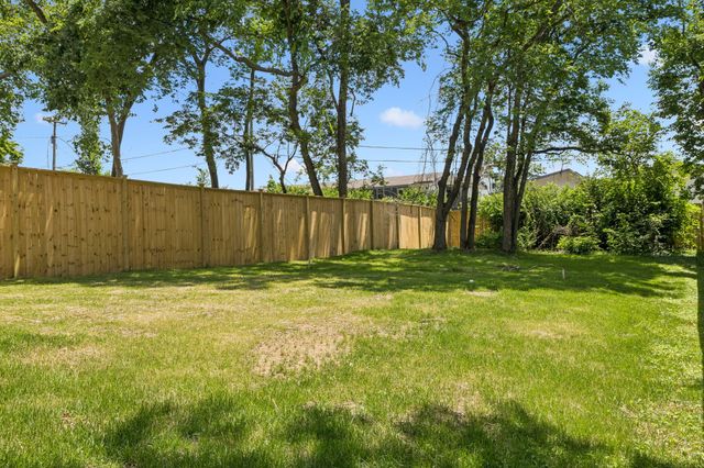 832B Neartop Dr, Nashville, TN 37205