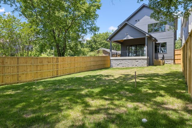 832B Neartop Dr, Nashville, TN 37205