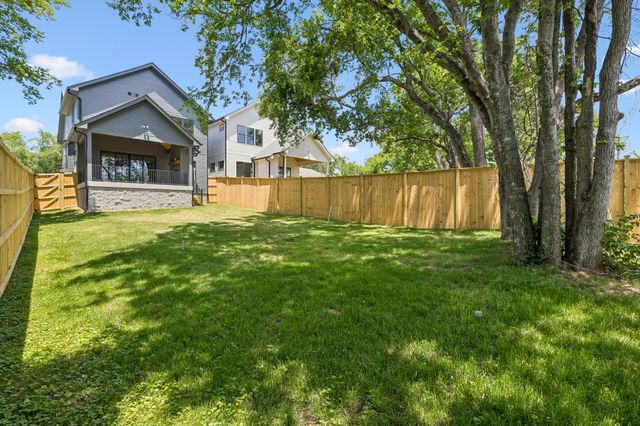 832B Neartop Dr, Nashville, TN 37205