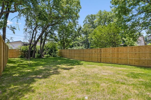 832B Neartop Dr, Nashville, TN 37205