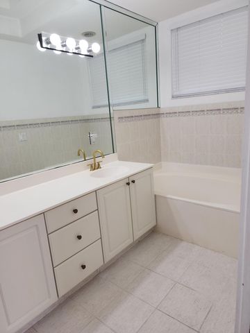 5524 Boynton Gardens Drive, Boynton Beach, FL 33437