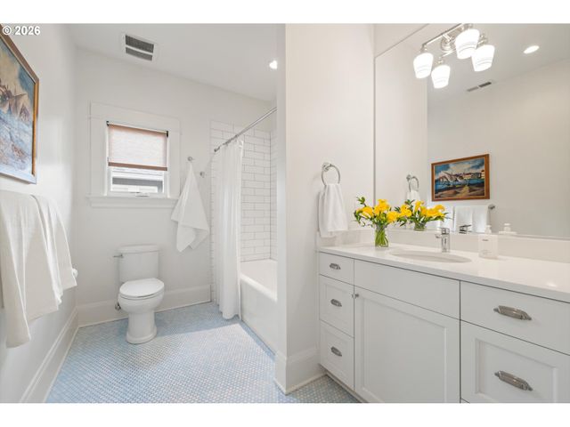 3431 Ne ALAMEDA St, Portland, OR 97212