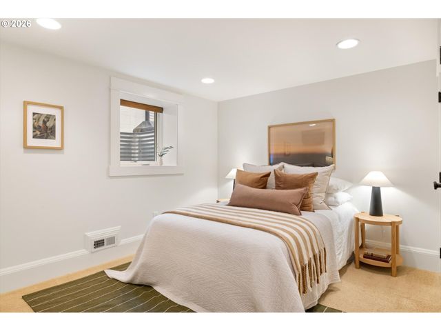 3431 Ne ALAMEDA St, Portland, OR 97212