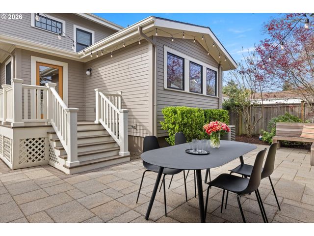 3431 Ne ALAMEDA St, Portland, OR 97212