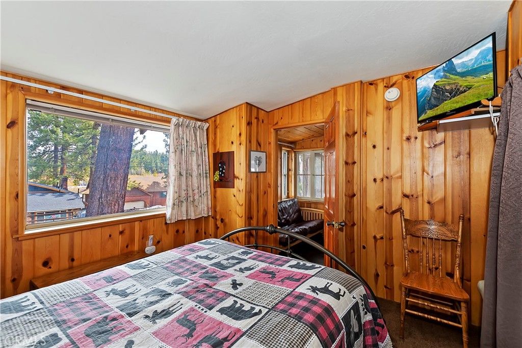 Image 10 of property listing at 1118 Clubview Avenue, Big Bear Lake, CA 92315