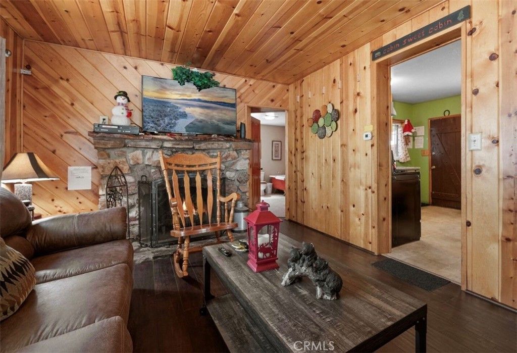 Image 6 of property listing at 1118 Clubview Avenue, Big Bear Lake, CA 92315