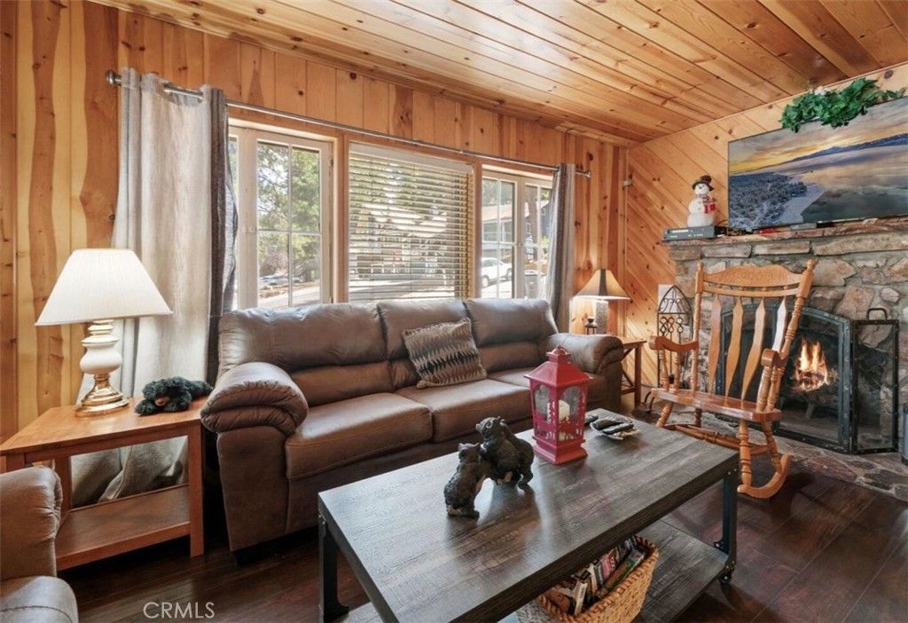 Image 7 of property listing at 1118 Clubview Avenue, Big Bear Lake, CA 92315