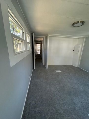 512 Canterbury Drive, Exeter, NH 03833