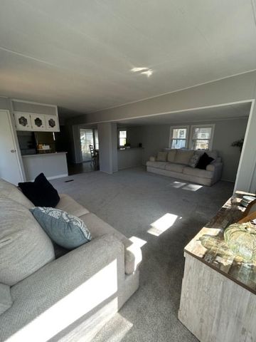 512 Canterbury Drive, Exeter, NH 03833