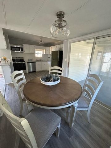 512 Canterbury Drive, Exeter, NH 03833