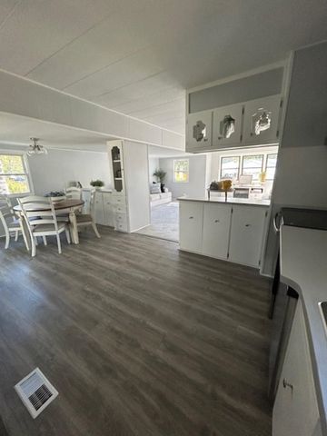 512 Canterbury Drive, Exeter, NH 03833