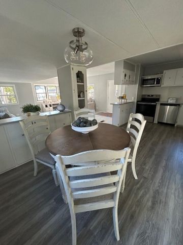 512 Canterbury Drive, Exeter, NH 03833