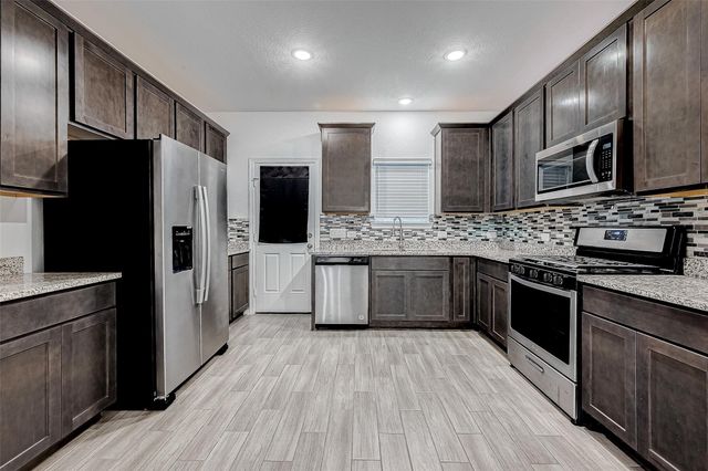 25407 Northpark Lake Drive, Porter, TX 77365