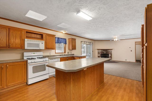 37710 Herman Street, Romulus, MI 48174