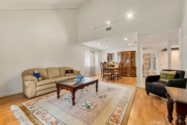 3102 S Pacific, Santa Ana, CA 92704