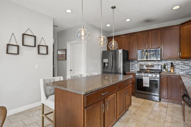 6152 Maxton Place, Worthington, OH 43085