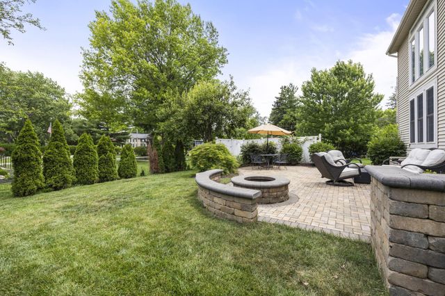 6152 Maxton Place, Worthington, OH 43085