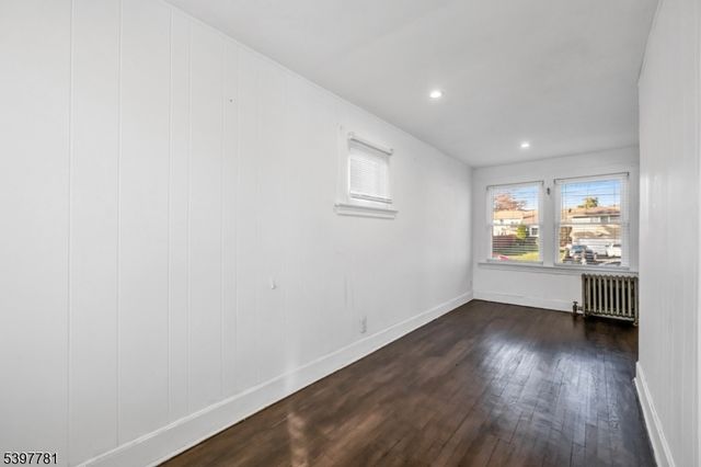 114 E 5th Ave, Roselle Boro, NJ 07203