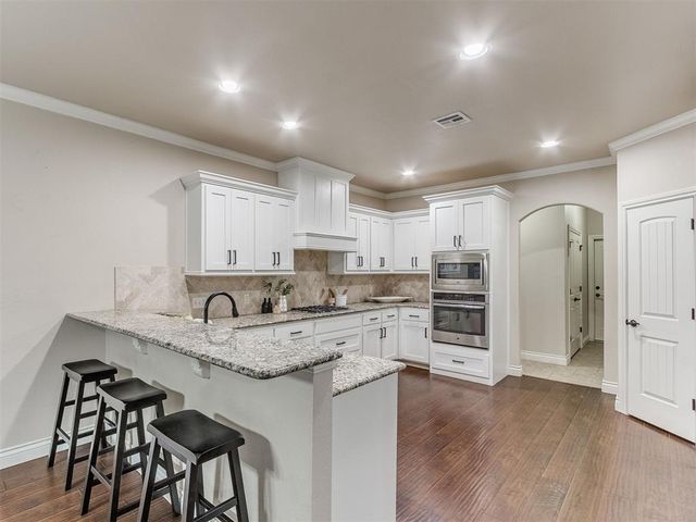 15509 Colonia Bella Drive, Oklahoma City, OK 73013