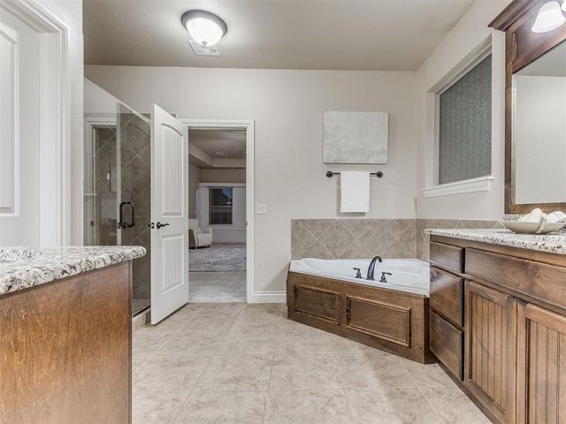 15509 Colonia Bella Drive, Oklahoma City, OK 73013