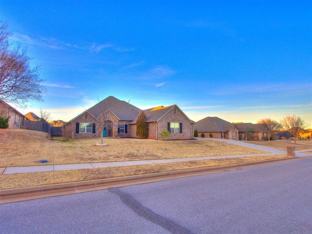 15509 Colonia Bella Drive, Oklahoma City, OK 73013