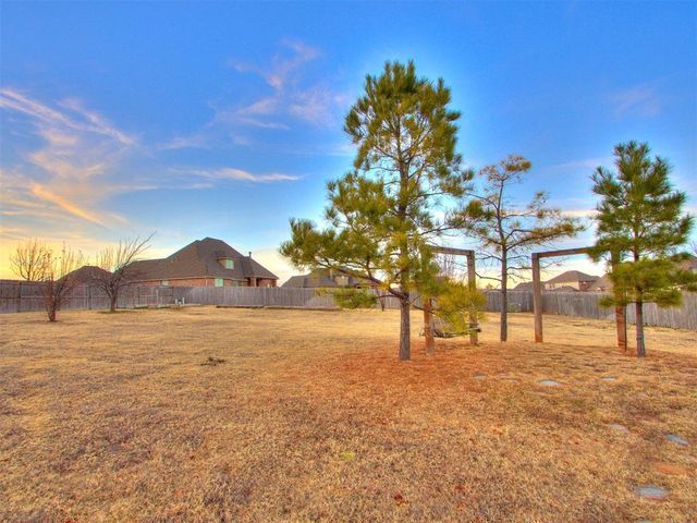 15509 Colonia Bella Drive, Oklahoma City, OK 73013