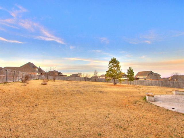 15509 Colonia Bella Drive, Oklahoma City, OK 73013