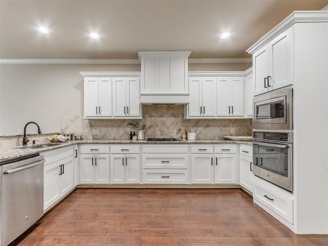 15509 Colonia Bella Drive, Oklahoma City, OK 73013