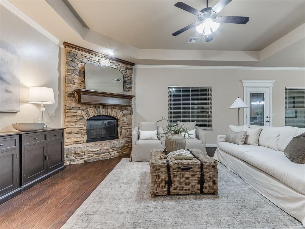 15509 Colonia Bella Drive, Oklahoma City, OK 73013