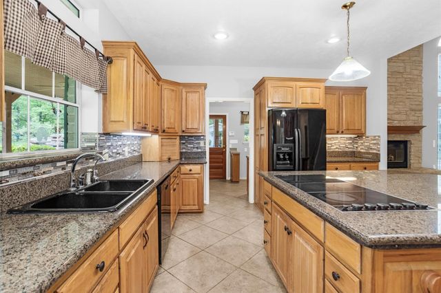 235 Caravella Court, Livingston, TX 77351