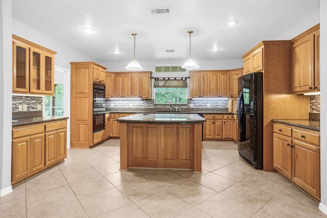 235 Caravella Court, Livingston, TX 77351