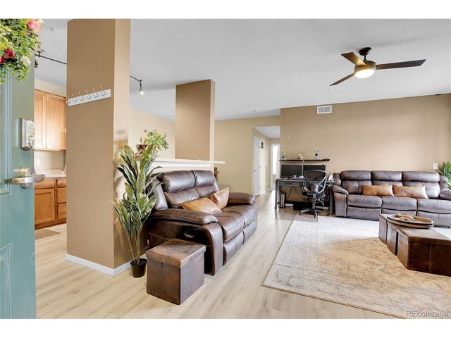 3865 S Dayton St 207, Aurora, CO 80014