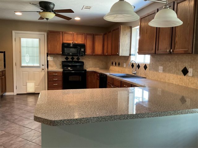 42906 O'neal Ln Road, Magnolia, TX 77354