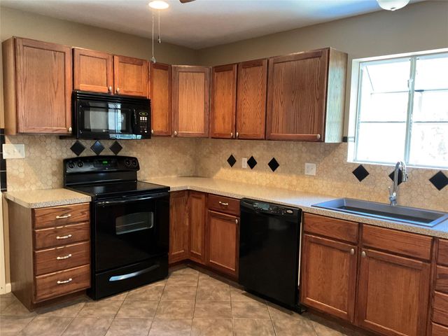 42906 O'neal Ln Road, Magnolia, TX 77354