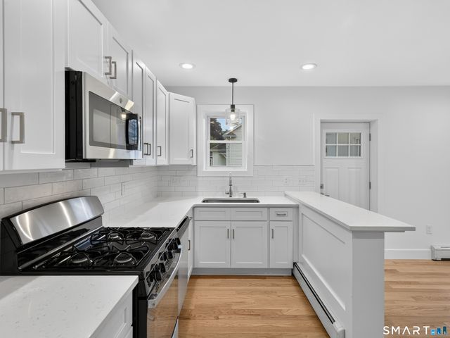 21 Edward Avenue, Norwich, CT 06360