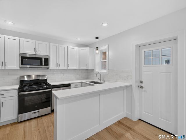 21 Edward Avenue, Norwich, CT 06360