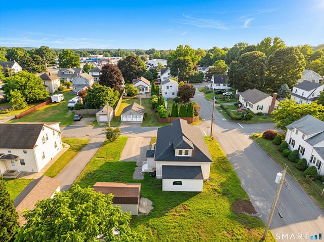 21 Edward Avenue, Norwich, CT 06360