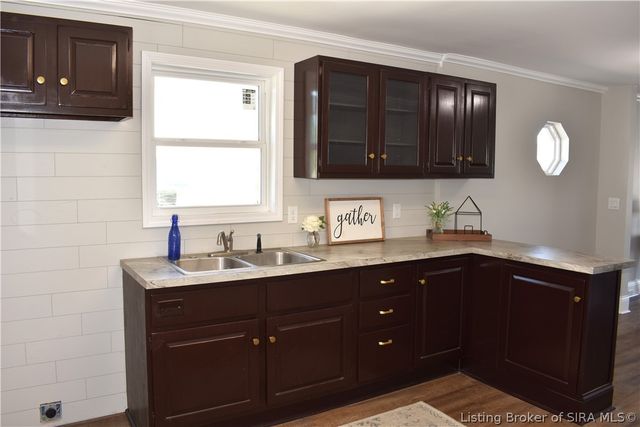 714 E 10th Street, Jeffersonville, IN 47130