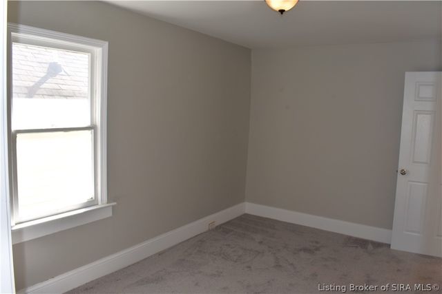 714 E 10th Street, Jeffersonville, IN 47130