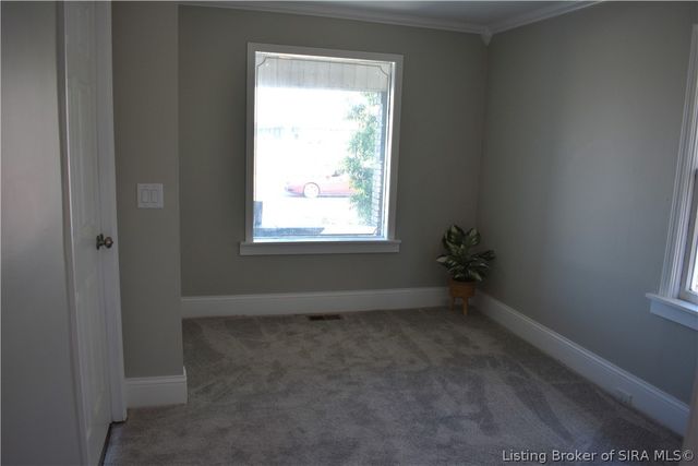 714 E 10th Street, Jeffersonville, IN 47130