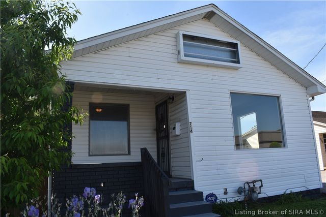714 E 10th Street, Jeffersonville, IN 47130
